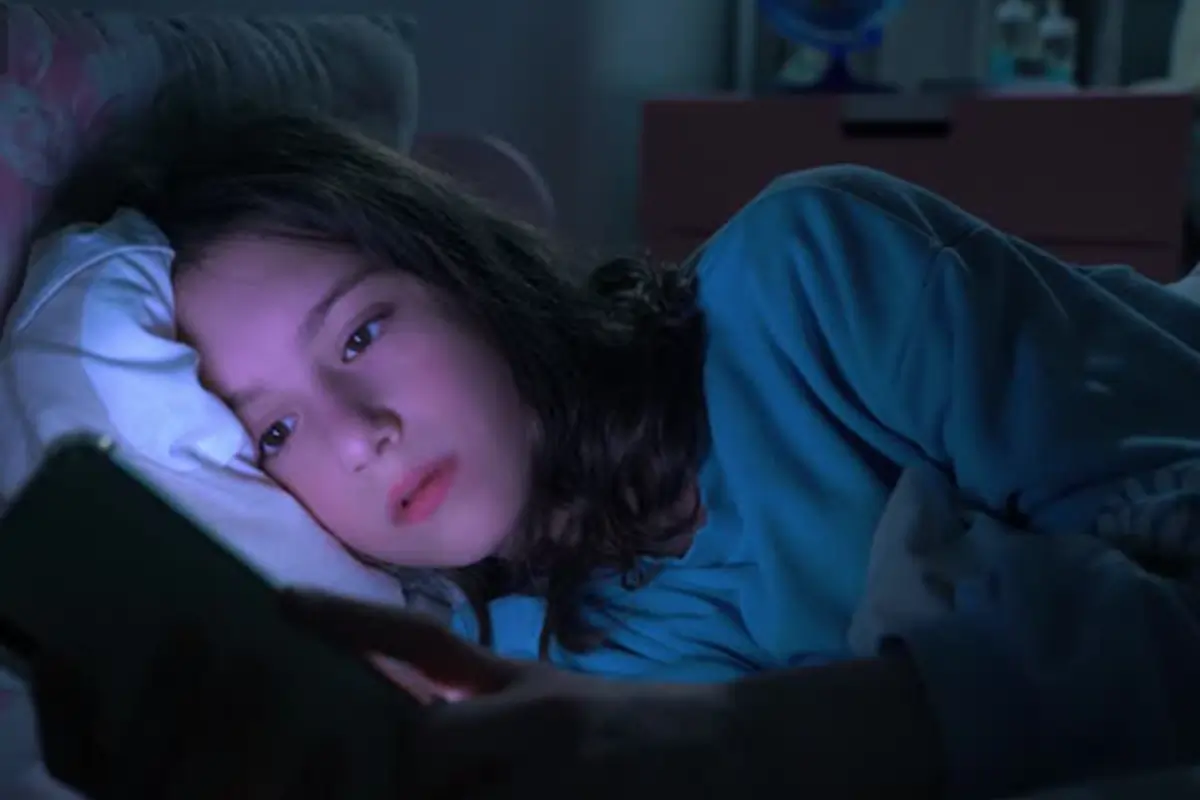 Why Poor Sleep Leads to Weight Gain and Cravings in Kids, And How to Fix It